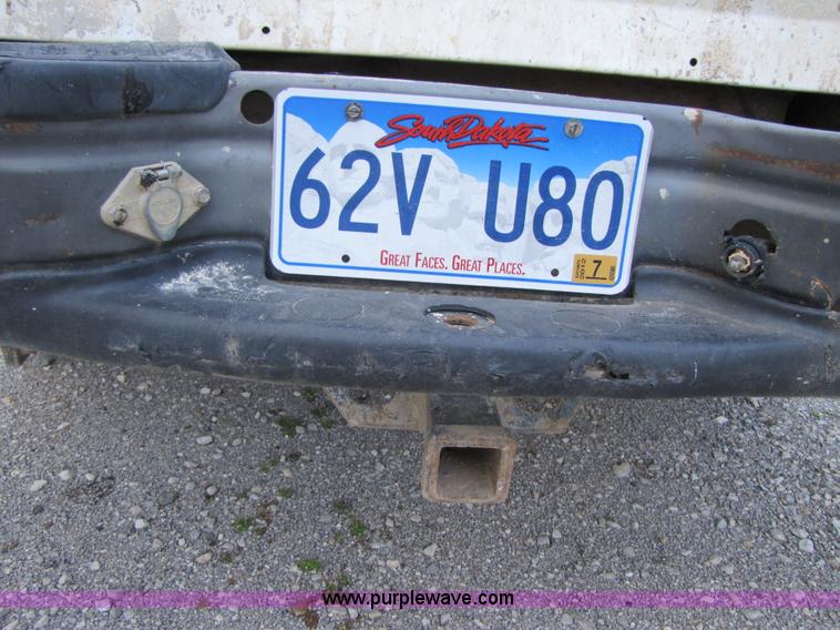 image for item B2221 1999 Ford F250 Super Duty crew cab pickup truck