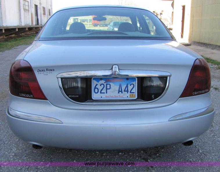 image for item B2222 2001 Lincoln Continental