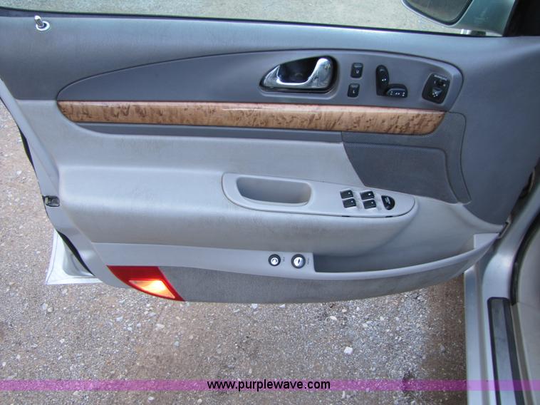 image for item B2222 2001 Lincoln Continental