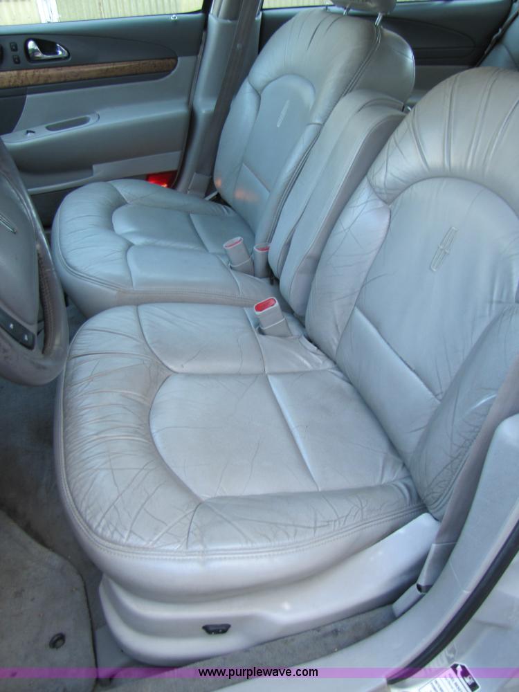 image for item B2222 2001 Lincoln Continental