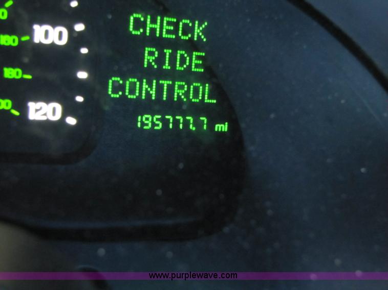 image for item B2222 2001 Lincoln Continental