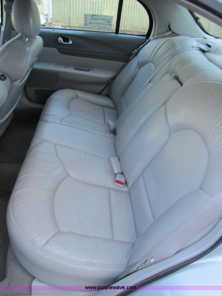 image for item B2222 2001 Lincoln Continental