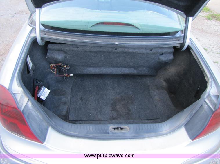 image for item B2222 2001 Lincoln Continental