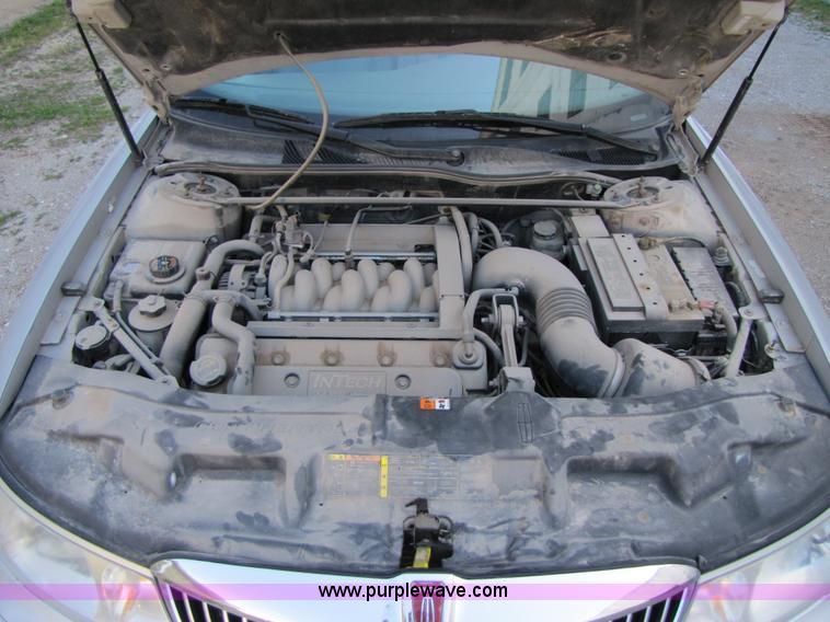 image for item B2222 2001 Lincoln Continental