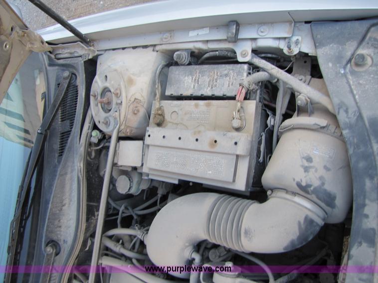 image for item B2222 2001 Lincoln Continental