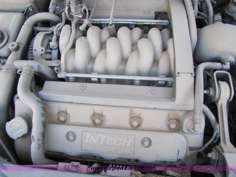 image for item B2222 2001 Lincoln Continental