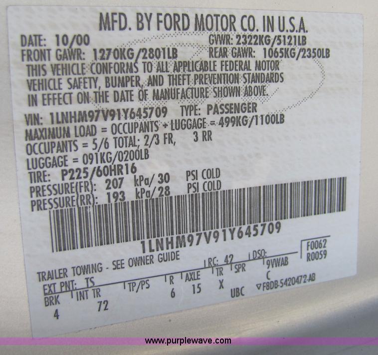 image for item B2222 2001 Lincoln Continental