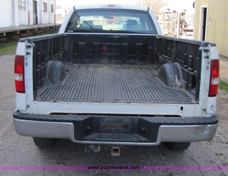 image for item B2224 2005 Ford F150 SuperCab pickup truck