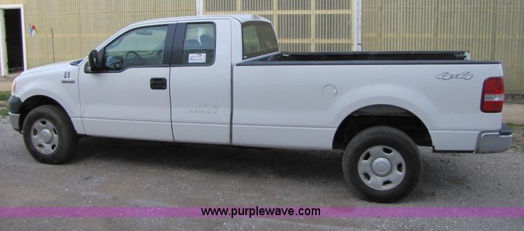 image for item B2224 2005 Ford F150 SuperCab pickup truck