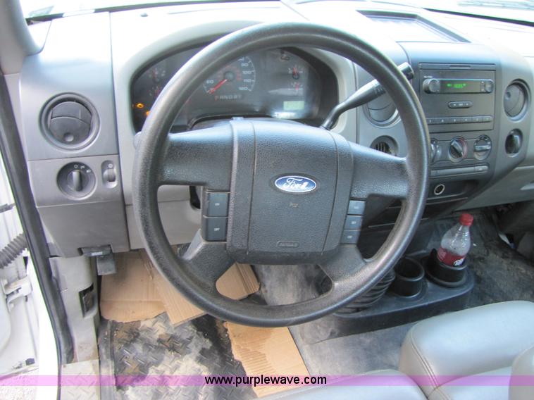 image for item B2224 2005 Ford F150 SuperCab pickup truck