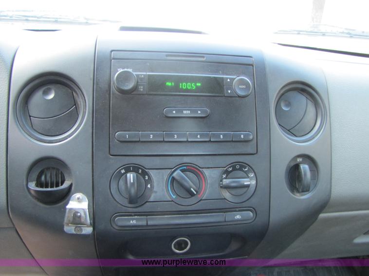 image for item B2224 2005 Ford F150 SuperCab pickup truck