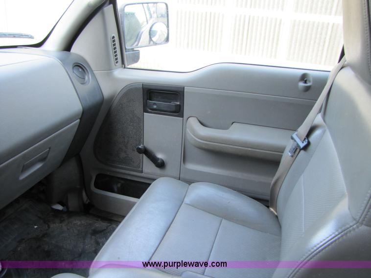 image for item B2224 2005 Ford F150 SuperCab pickup truck