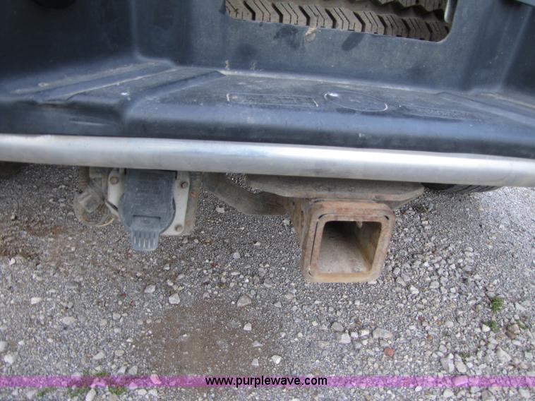 image for item B2224 2005 Ford F150 SuperCab pickup truck