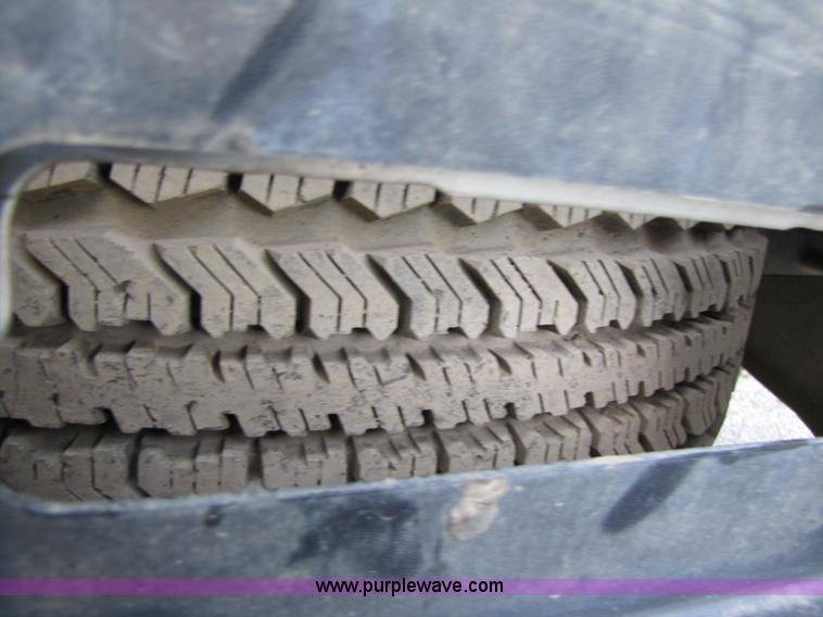 image for item B2224 2005 Ford F150 SuperCab pickup truck