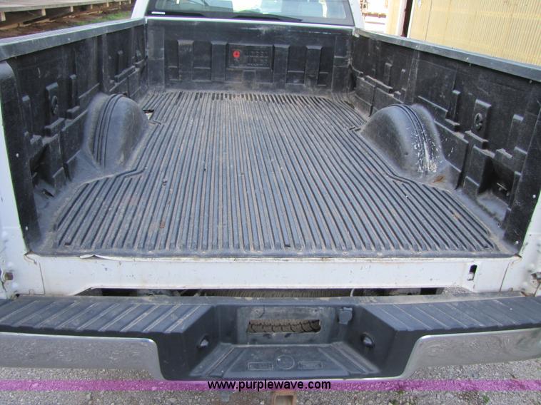 image for item B2224 2005 Ford F150 SuperCab pickup truck