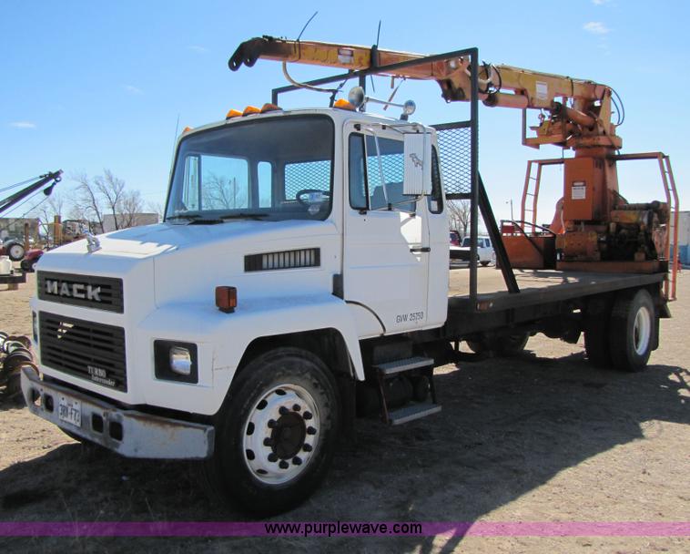image for item B2234 1990 Mack CS250P boom truck w/ magnet