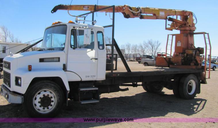 image for item B2234 1990 Mack CS250P boom truck w/ magnet