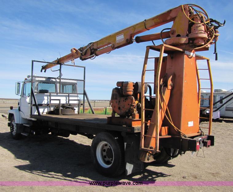 image for item B2234 1990 Mack CS250P boom truck w/ magnet