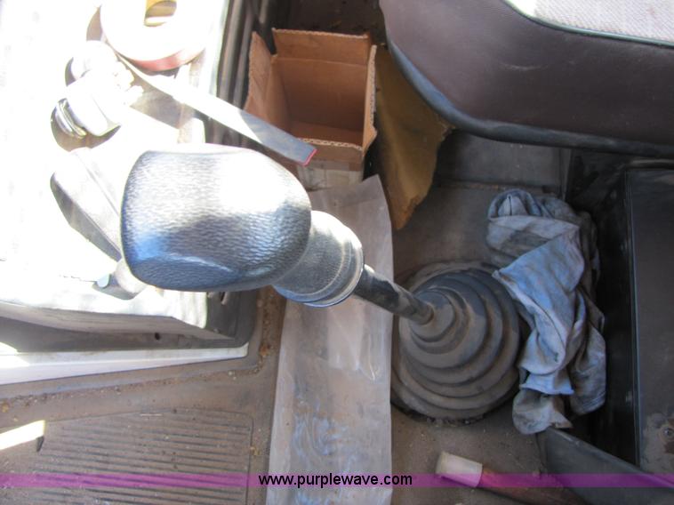 image for item B2234 1990 Mack CS250P boom truck w/ magnet