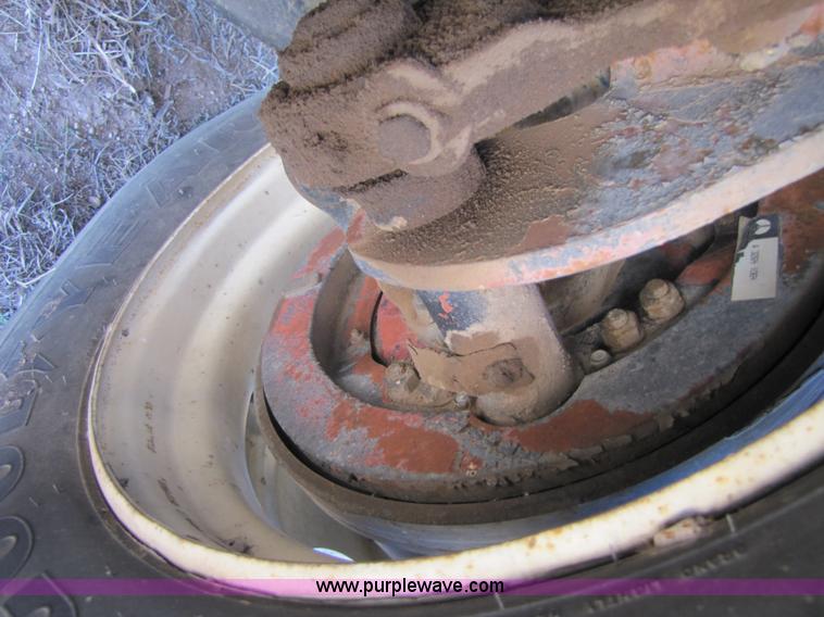 image for item B2234 1990 Mack CS250P boom truck w/ magnet