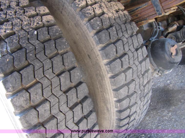 image for item B2234 1990 Mack CS250P boom truck w/ magnet