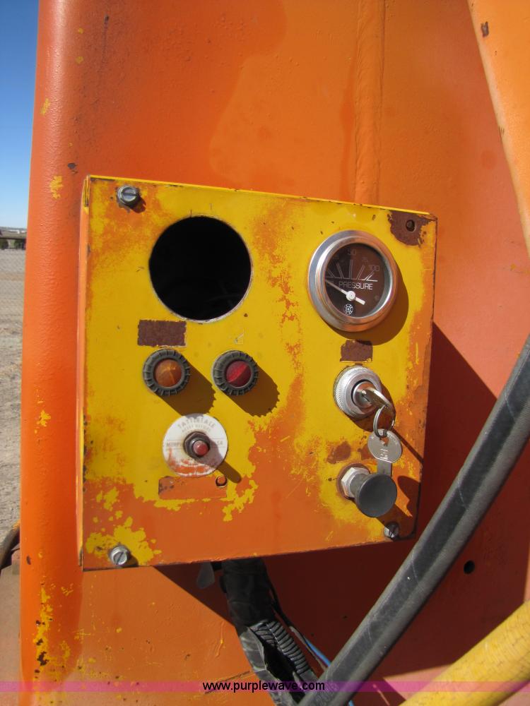 image for item B2234 1990 Mack CS250P boom truck w/ magnet