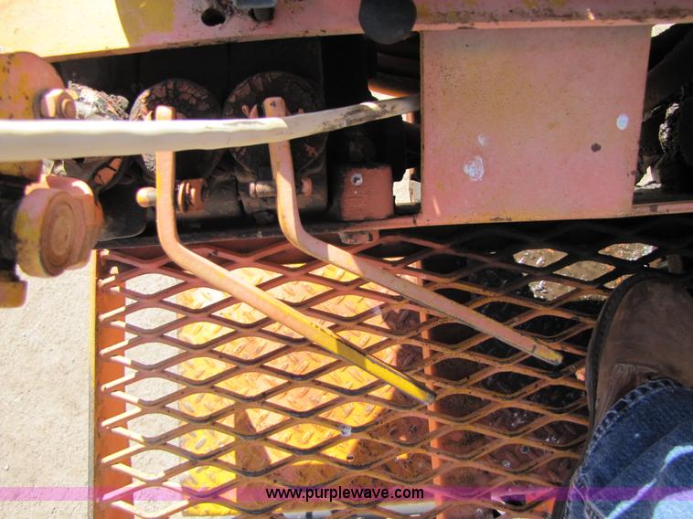 image for item B2234 1990 Mack CS250P boom truck w/ magnet