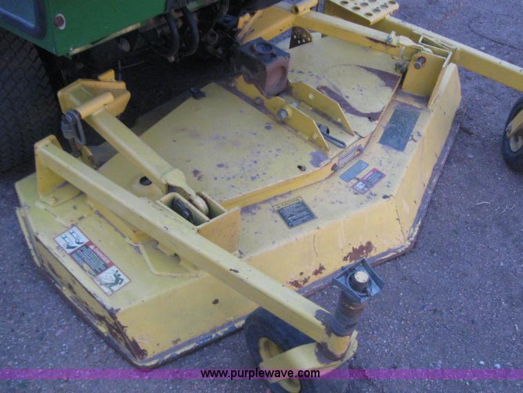 image for item B5750 1994 John Deere F925 front deck mower
