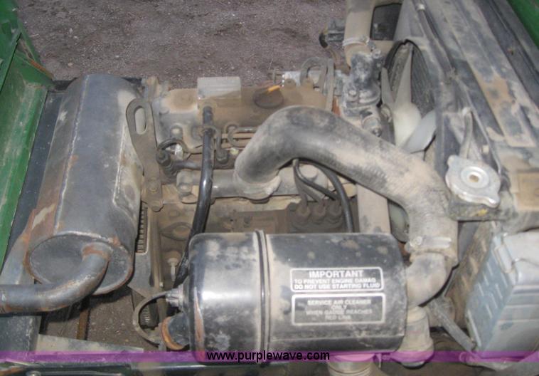 image for item B5750 1994 John Deere F925 front deck mower