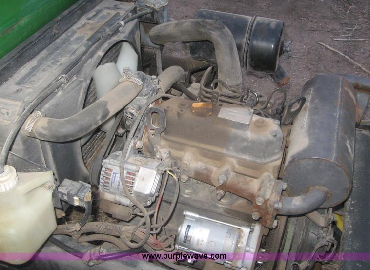 image for item B5750 1994 John Deere F925 front deck mower