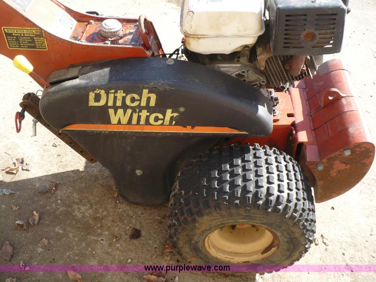 image for item B6314 2001 Ditch Witch 100SX  walk behind vibratory plow