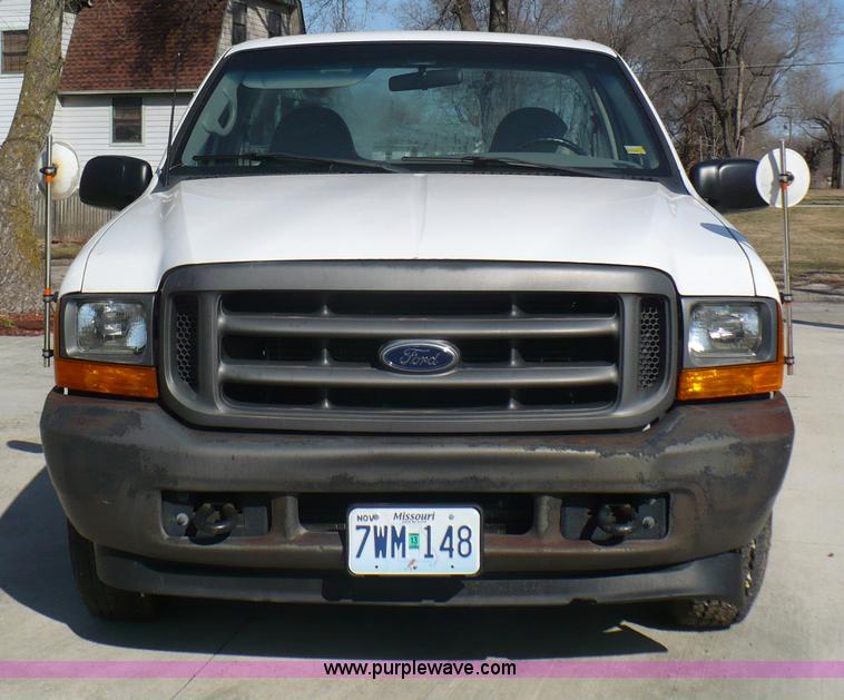 image for item B6315 2001 Ford F-250 Super Duty pickup truck