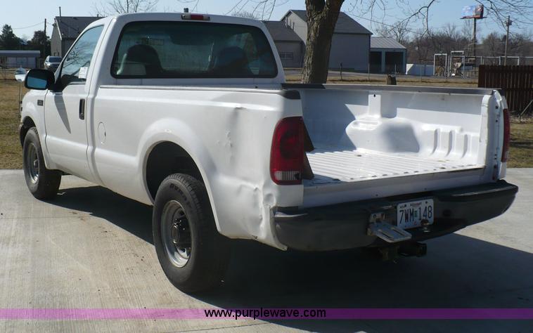 image for item B6315 2001 Ford F-250 Super Duty pickup truck