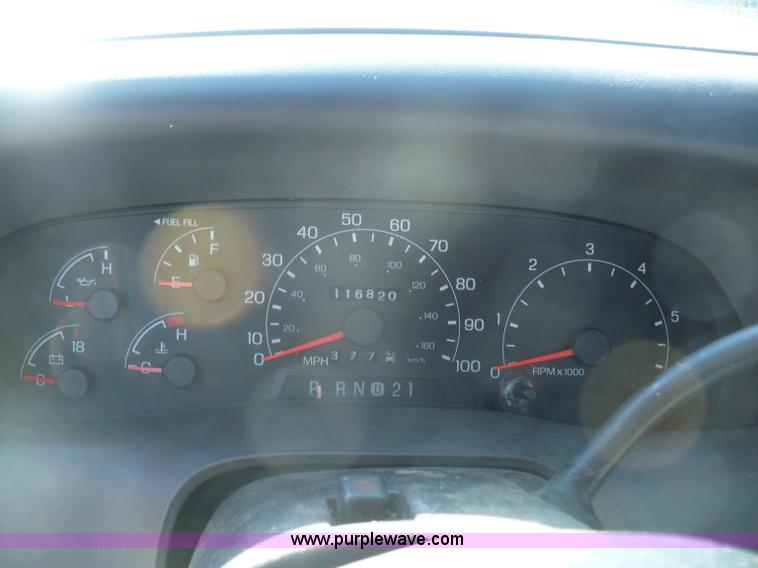 image for item B6315 2001 Ford F-250 Super Duty pickup truck