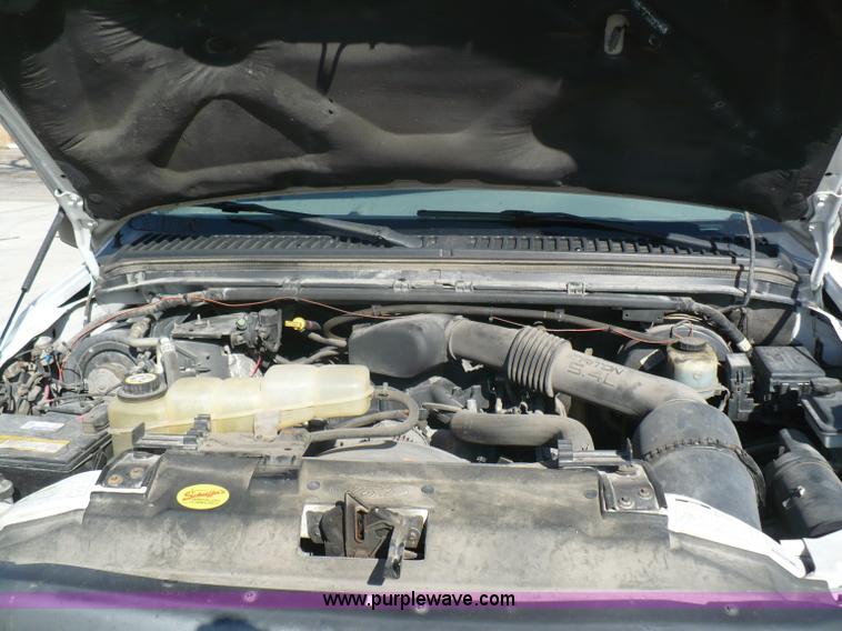 image for item B6315 2001 Ford F-250 Super Duty pickup truck