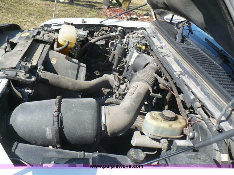 image for item B6315 2001 Ford F-250 Super Duty pickup truck