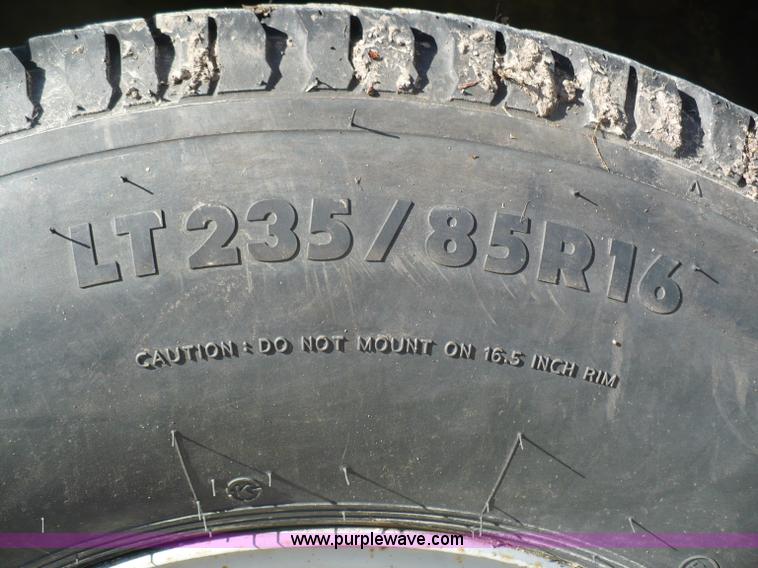 image for item B6315 2001 Ford F-250 Super Duty pickup truck