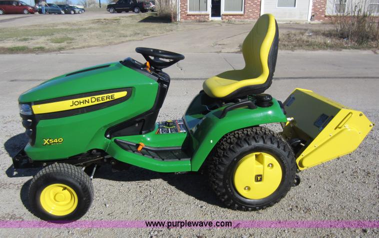 image for item B9088 2011 John Deere X540 lawn tractor