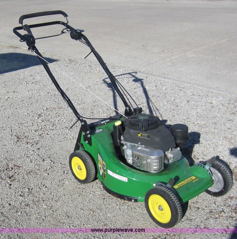 image for item B9089 2011 John Deere WE85 commercial walk-behind mower