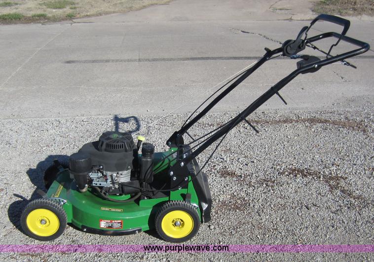 image for item B9089 2011 John Deere WE85 commercial walk-behind mower