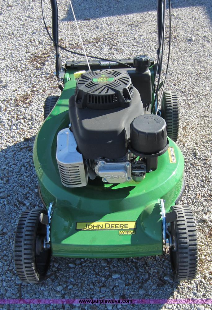 image for item B9089 2011 John Deere WE85 commercial walk-behind mower