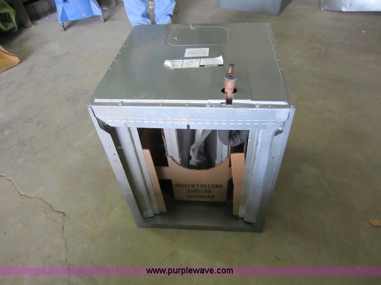 image for item B9091 Assorted home items