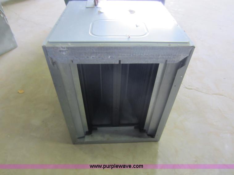 image for item B9091 Assorted home items