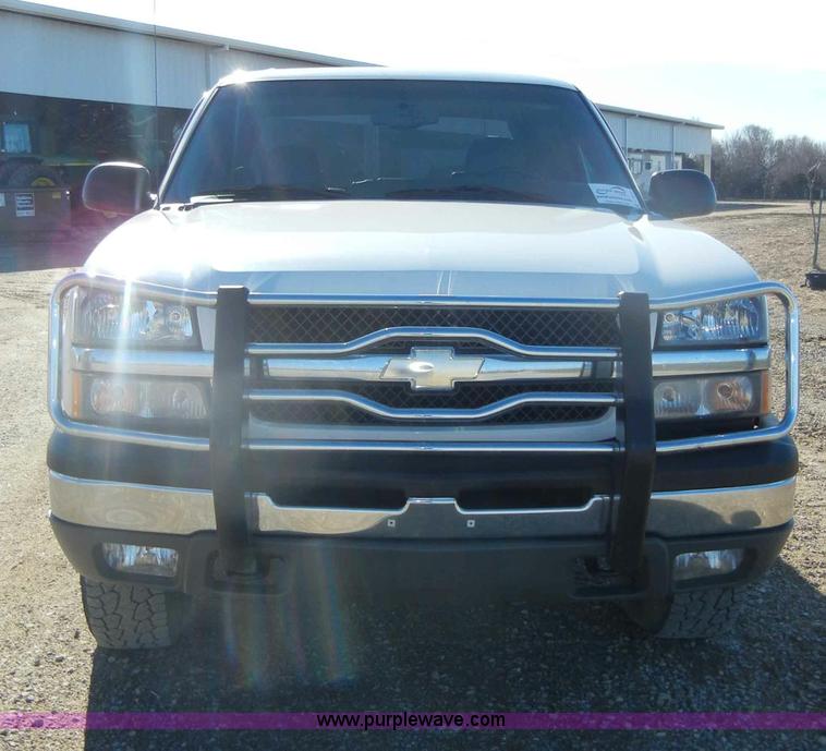 image for item C4013 2004 Chevrolet Silverado K1500 Z71 Off Road crew cab pickup truck