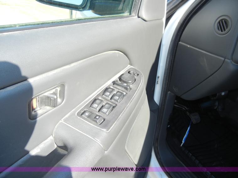 image for item C4013 2004 Chevrolet Silverado K1500 Z71 Off Road crew cab pickup truck