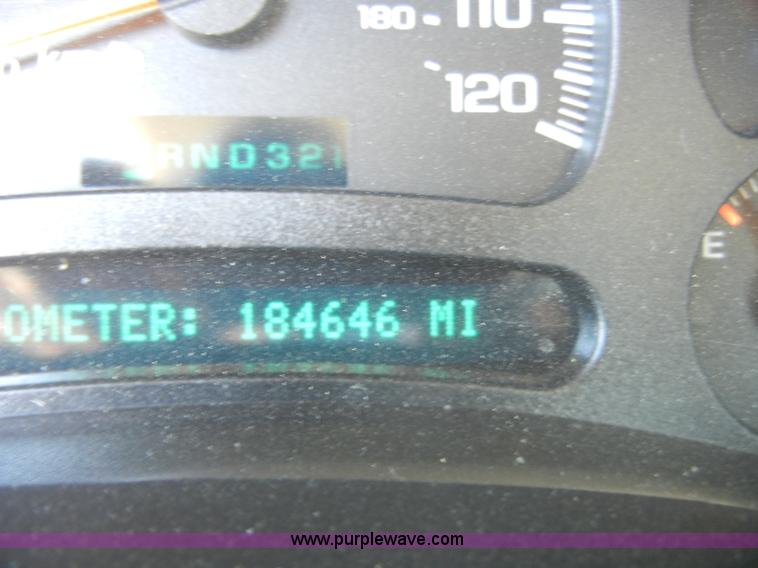 image for item C4013 2004 Chevrolet Silverado K1500 Z71 Off Road crew cab pickup truck