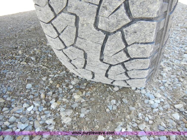 image for item C4013 2004 Chevrolet Silverado K1500 Z71 Off Road crew cab pickup truck