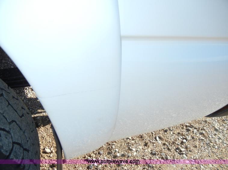 image for item C4013 2004 Chevrolet Silverado K1500 Z71 Off Road crew cab pickup truck