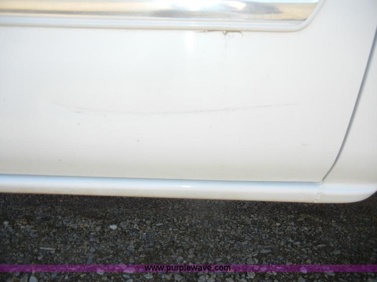 image for item C4013 2004 Chevrolet Silverado K1500 Z71 Off Road crew cab pickup truck