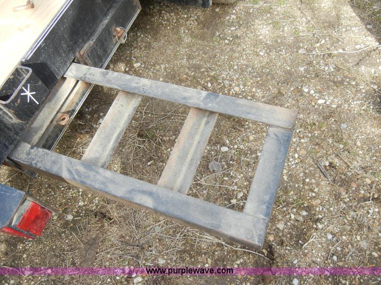 image for item C4015 1999 Ark City 16' trailer